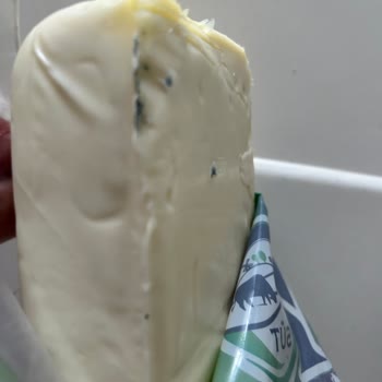 Migros Küflü Süt Ürünü Satışı Nedeniyle Sağlık Riski ve Tazminat Talebi