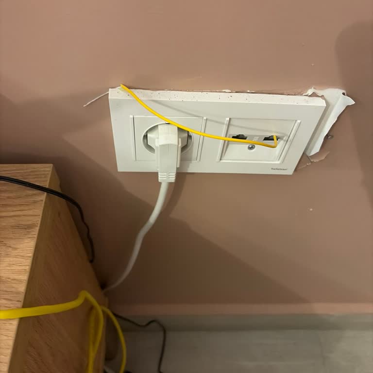 Fiber Kablo Kopması Nedeniyle İnternet Kesintisi Ve Teknik Ekip Gelmemesi