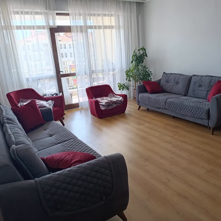 Kusurlu Koltuk Takımı Ve Çözüm Eksikliği Nedeniyle Tam İade Talebi