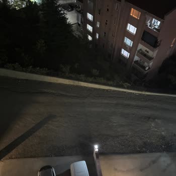 Velibaba Mahallesi Yakın Sokak'ta Yarım Bırakılan Yol Asfaltlanmalı Ve Toz Sorunu Giderilmeli
