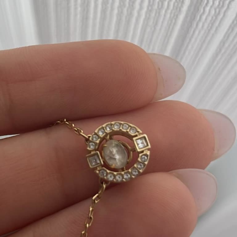 Swarovski Kolyesinde Kararma Ve Ürün Değişimi Talebi