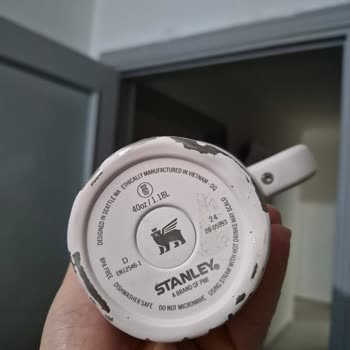 Stanley Termosunda Kaplama Soyulması Ve Garanti Reddi