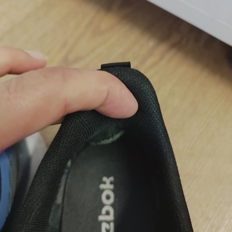 Reebok Ayakkabının Kısa Sürede Parçalanması Ve İade Reddi