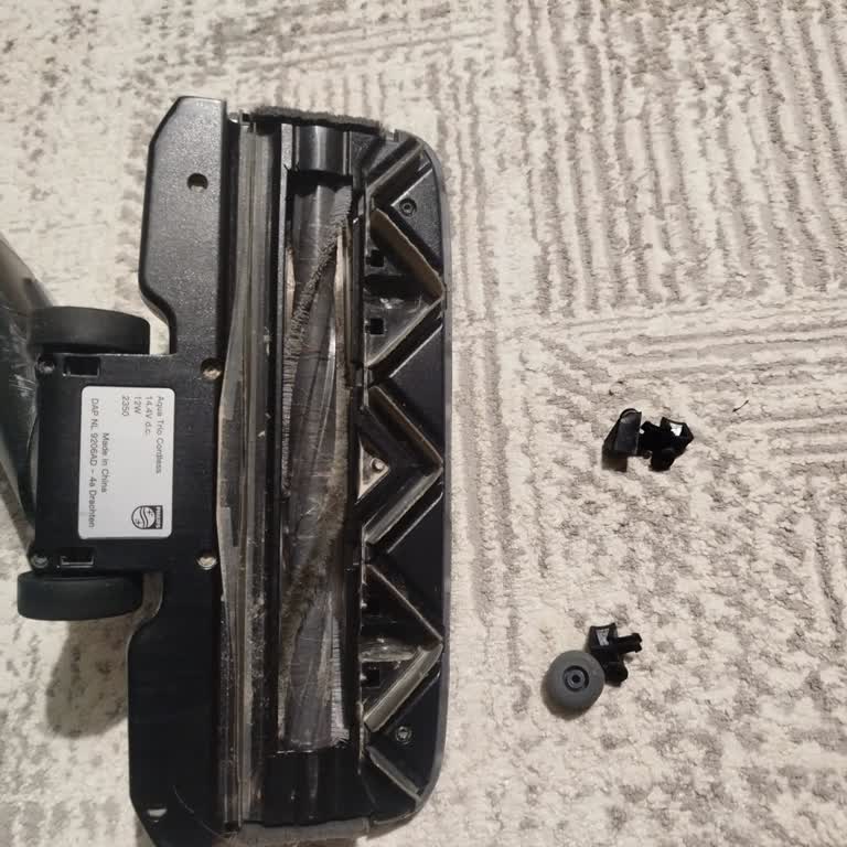 Philips Dikey Süpürge Tekerlek Mekanizması Kırıldı, Garanti Kapsamında Değişim Talebi