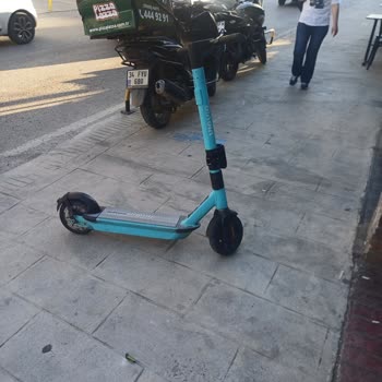 Ulaştırma Bakanlığı Kaldırımları Engelleyen Kiralık Scooterlar Ve Zorunlu Sürüş Eğitimi Talebi