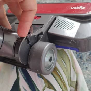 Dyson Süpürge Pnömatik Başlığı Normal Kullanımda Kırıldı, Garanti Kapsamı Reddedildi