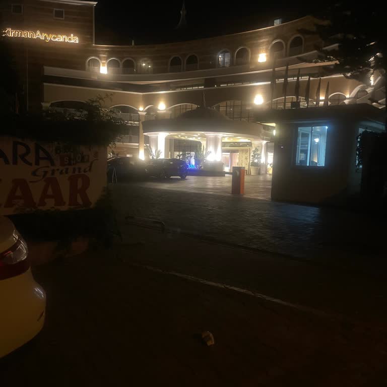 02:00 Öncesi Otele Giriş Reddi Ve Sıcakta Resepsiyonda Bekletilme Şikayeti