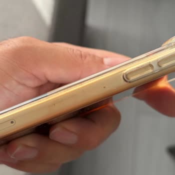 Şeffaf Iphone Kılıfında Sararma Sorunu Ve İade Talebi