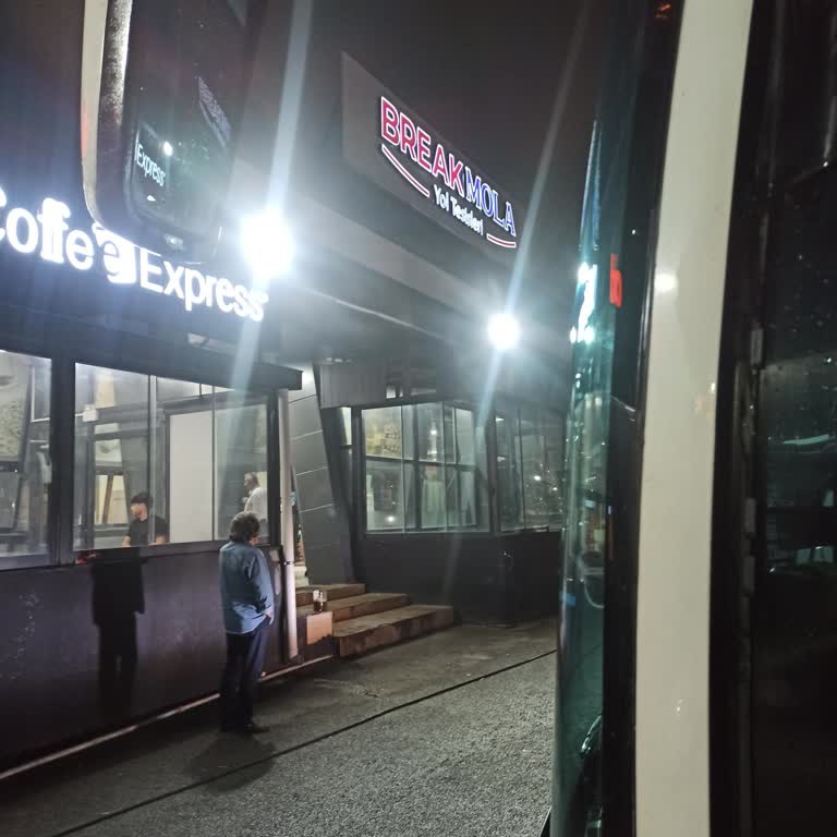 Metro Turizm Gece Molasında Çay 50 TL’ye Satılıyor