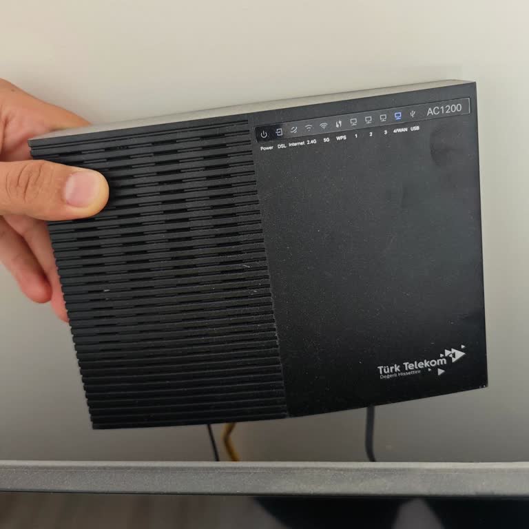 Türk Telekom'un Fiber Uyumlu Modemi Değiştirme Ve Kira Ücreti Dayatması