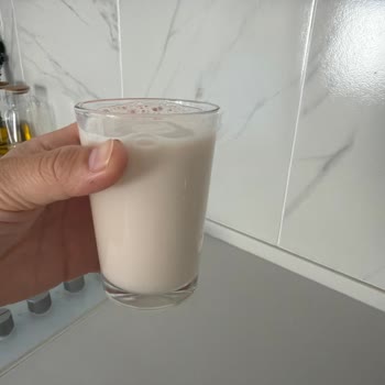 Şok Marketten Mis Laktozsuz Sütte Renk Bozukluğu Ve Güvenlik Endişesi
