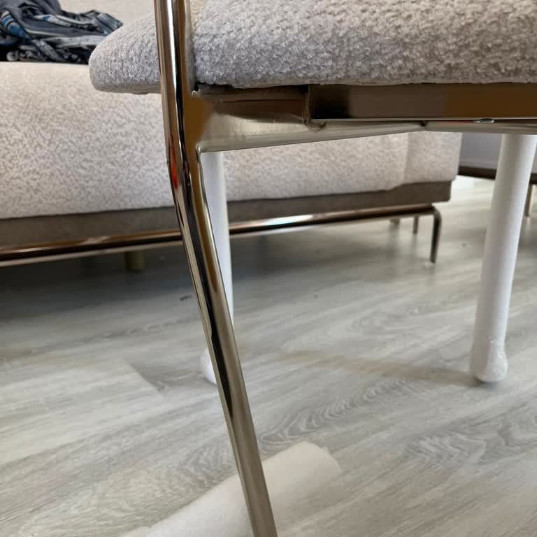 Yamuk Bacaklı Bellona Sandalyesi Uzayan Servis Bekleyişi