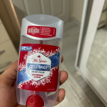 Old Spice Deodorantı Kıyafetlerde Kalıcı Leke Bıraktı