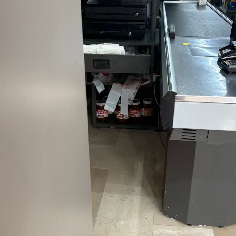 BİM Kasiyerinin Nutella Saklaması Denetlenmeli