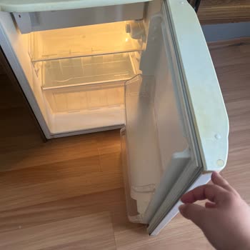 Ege Karya Otel Odalar Çok Pis ve Bakımsızdı