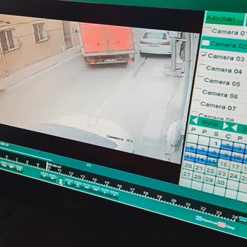 Dağıtım Aracının Çarpmasıyla Klimam Düşmek Üzere, Acil Güvenlik Ve Tamir Talebi