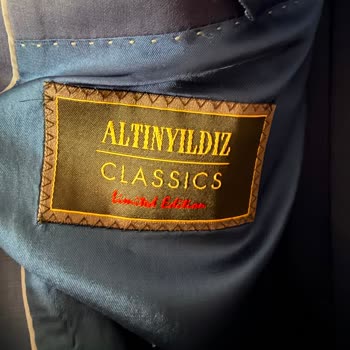 Pantolon İçindeki Kaymayı Önleyici Şerit Gömleklerde Siyah İz Bırakıyor