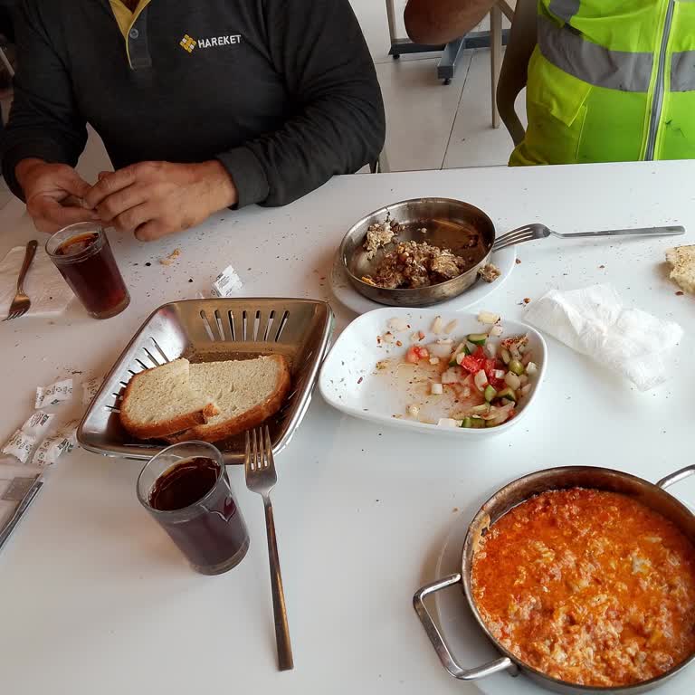 Sivrihisar Opet Şubesinde Hijyen Ve Sipariş Sorunları