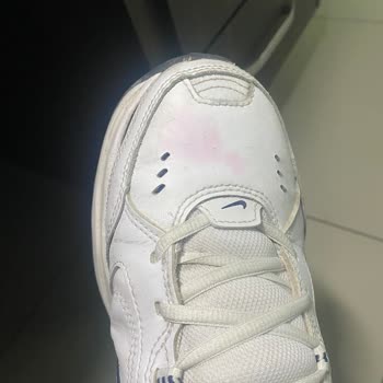Nike Air Monarch Ayakkabısında Kısa Sürede Ön Açılma Ve Renk Değişikliği