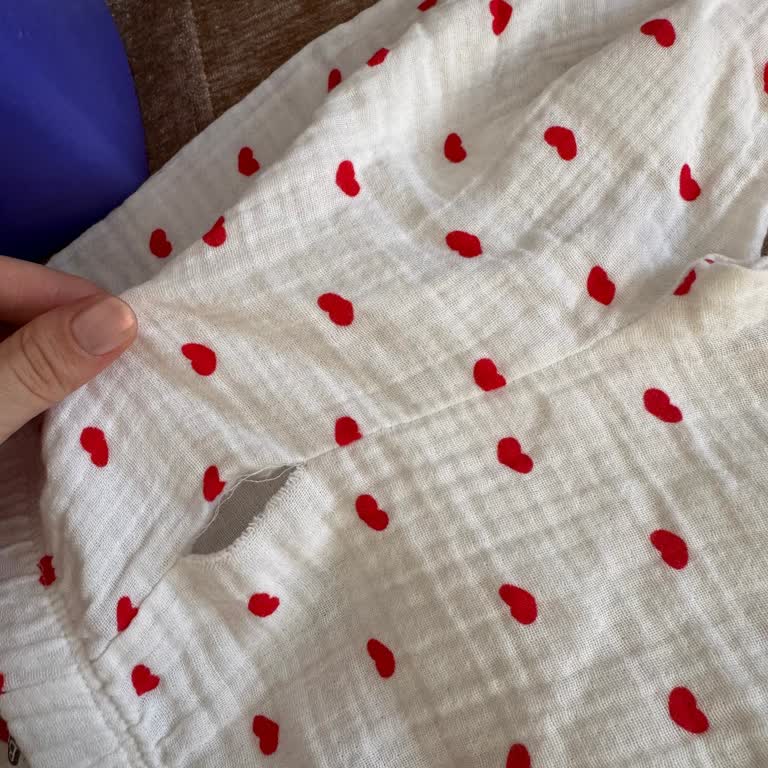 Hello Baby Pijaması Bir Hafta İçinde Patladı, Mağaza İadeyi Reddediyor