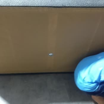 Teslimat Gecikmesi Sonrası Kırık Ayak Ve Eksik Parçalı Köşe Takımı, Yardımsız Müşteri Hizmetleri