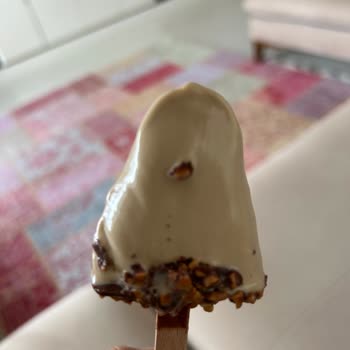 Karamel Sosu Olmadan Gelen Dondurma Etiketi Yanıltıyor
