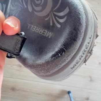 Merrell Sandaleti Tabanı Eridi, Şikayetim Kullanıcı Hatası Olarak Reddedildi