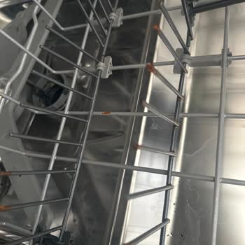 Beko Bulaşık Makinesinde Sepetlerde Paslanma Ve Kaplama Soyulması: Ücretsiz Değişim Talebi