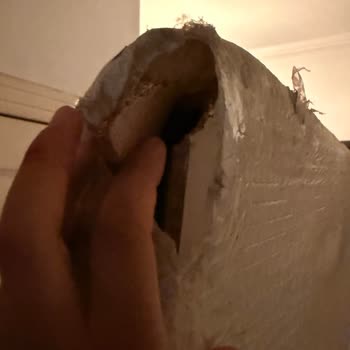 Kırık Baza Ve Duvar Hasarı: İade Sürecinde Horoz Lojistik Yetersizliği