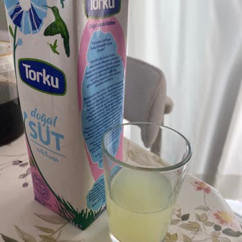 Torku Sütünün Açık Sarı Rengi Ve Potansiyel Gıda Zehirlenmesi Endişesi