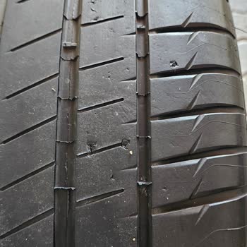 Michelin Pilot Sport 4S Lastiklerinde Üretim Hatası Şikayeti