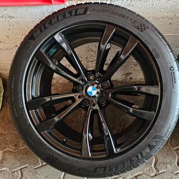 Michelin Pilot Sport 4S Lastiklerinde Üretim Hatası Şikayeti