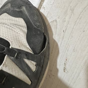 Alu Shopping'de Satın Alınan Salomon Ayakkabının Kısa Sürede Yırtılması Ve Ücret İadesi Talebi