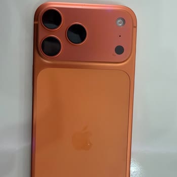 Turuncu İPhone 17 Pro Max Renk Değişimi Ve Çözüm Talebi
