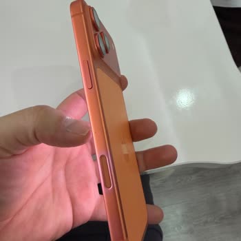 Turuncu İPhone 17 Pro Max Renk Değişimi Ve Çözüm Talebi