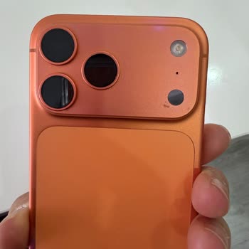 Turuncu İPhone 17 Pro Max Renk Değişimi Ve Çözüm Talebi