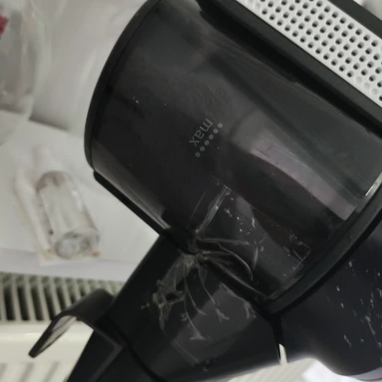 Bosch Süpürgede Toz Haznesi Kırıldı, Garanti Dışı 3200 TL Ücret Talebi