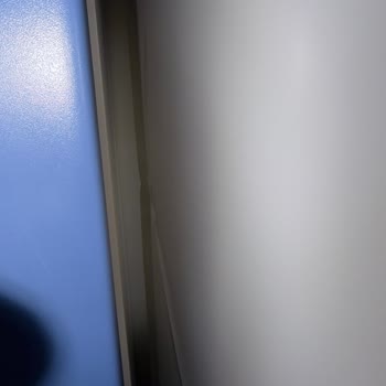 Bosch Teşhir Buzdolabında Gizli Göçük Ve Deformasyon: Değişim Veya Tam İade Talebi