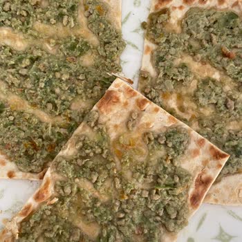 Şok Market'te Bozulmuş Etli Ekmek Satışı Müşteriyi Hastalığa Soktu