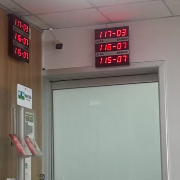 Bakırköy Elektrik Müşteri Hizmetlerinde Uzun Bekleme Süresi Ve Personel Yetersizliği