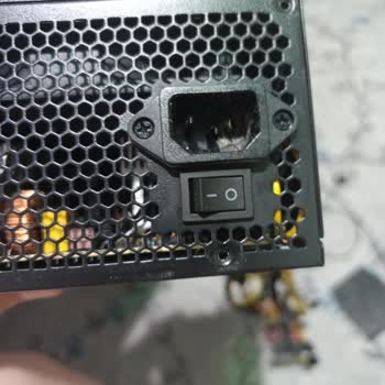 Rampage Güç Kaynağının Yangını Ev Ve Bilgisayar Güvenliğini Tehdit Ediyor