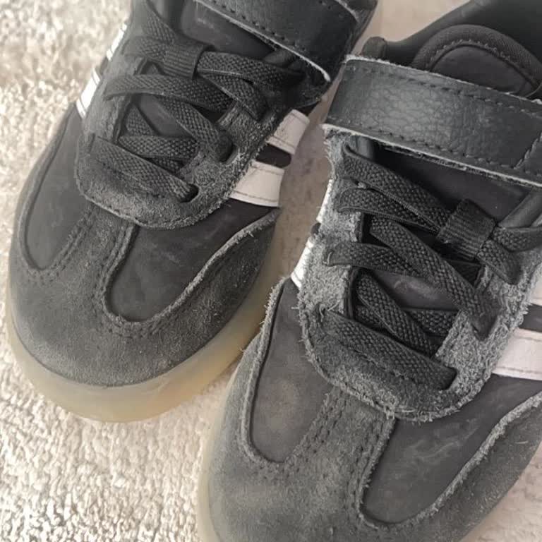 Adidas Çocuk Ayakkabısının Renk Atması Ve Ücretsiz Değişim Talebi