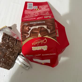 Bozuk Ve Küflü Ülker Çikolatası, Gramaj Eksikliği Ve Sağlık Endişesi