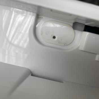 Bosch Süpürge Sürekli Su Püskürtme Sorunu Ve Yanıltıcı Yeni Ürün İddiası, Ücret İadesi Talebi