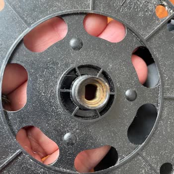 Bosch Süpürge Sürekli Su Püskürtme Sorunu Ve Yanıltıcı Yeni Ürün İddiası, Ücret İadesi Talebi