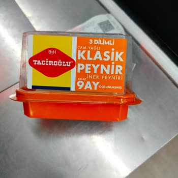 BİM’de Satın Alınan Taciroğlu İnek Peyniri Bozulmuş Ve Sağlık Riski Oluşturuyor
