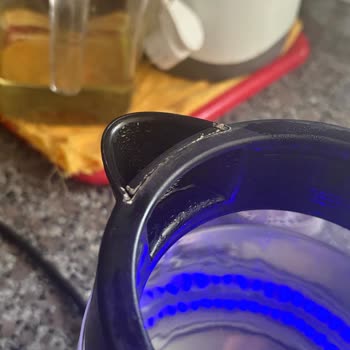 Arçelik Çay Makinesi Alt Haznesinde Kısa Sürede Aşınma Ve Görüntü Bozukluğu