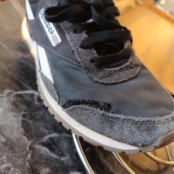 Reebok Ayakkabısının Kısa Sürede Üst Kısmının Yırtılması Ve Garanti Reddi