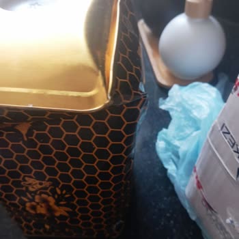 Ardahan’dan Mersin’e Gönderilen Süzme Bal Tenekeleri Ezilmiş, Kargo Bilgilendirmesi Belirsiz