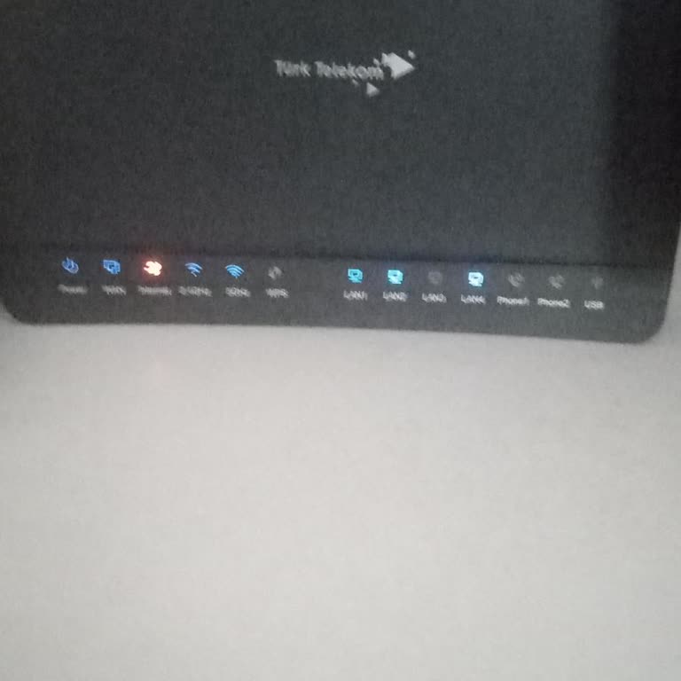 Modemde Kırmızı Işık Ve Çelişkili Arıza Bilgileri Sebebiyle İnternet Kesintisi